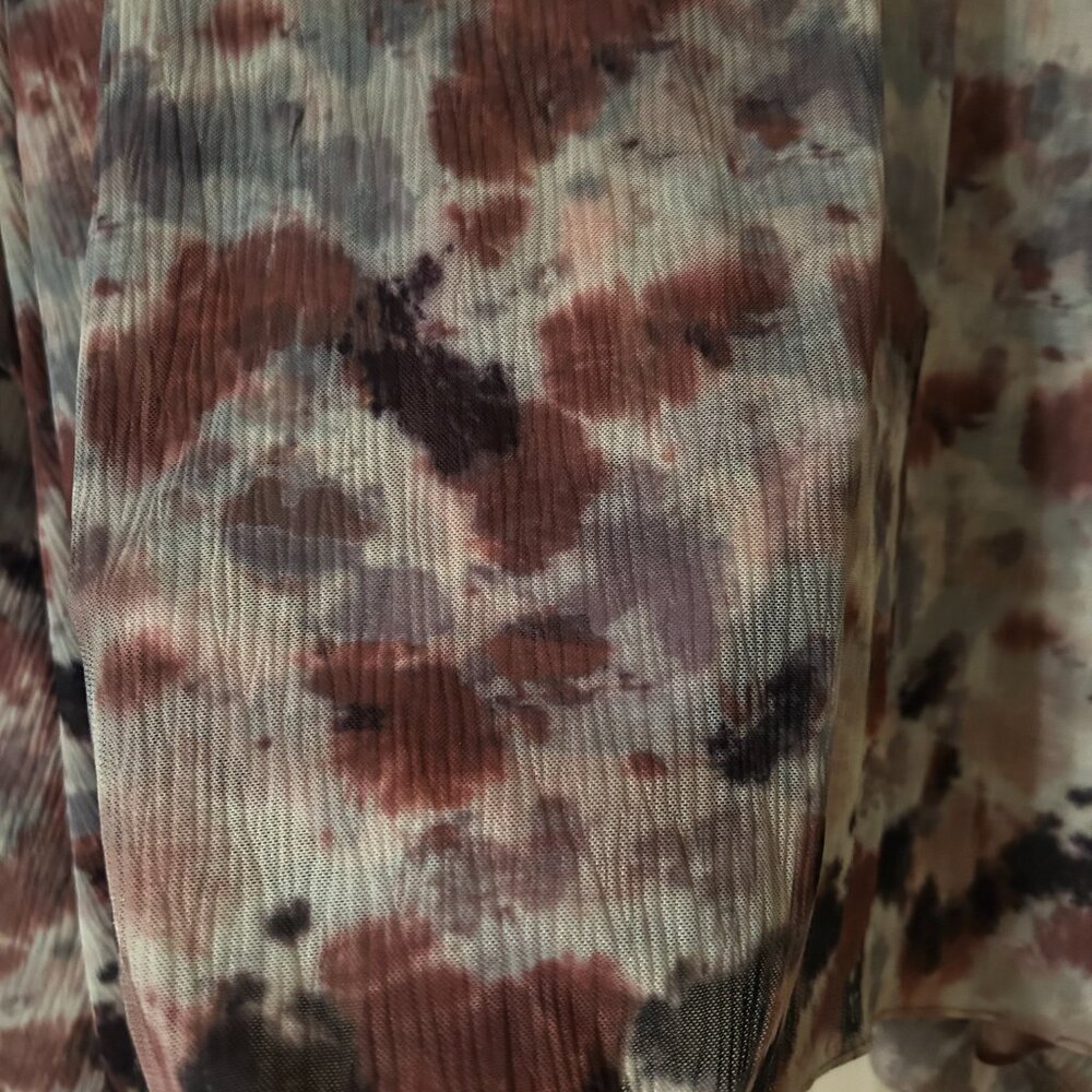 ✨ Grade & Gather Watercolor/Abstract Blouse – M/L ✨ - Picture 3 of 6